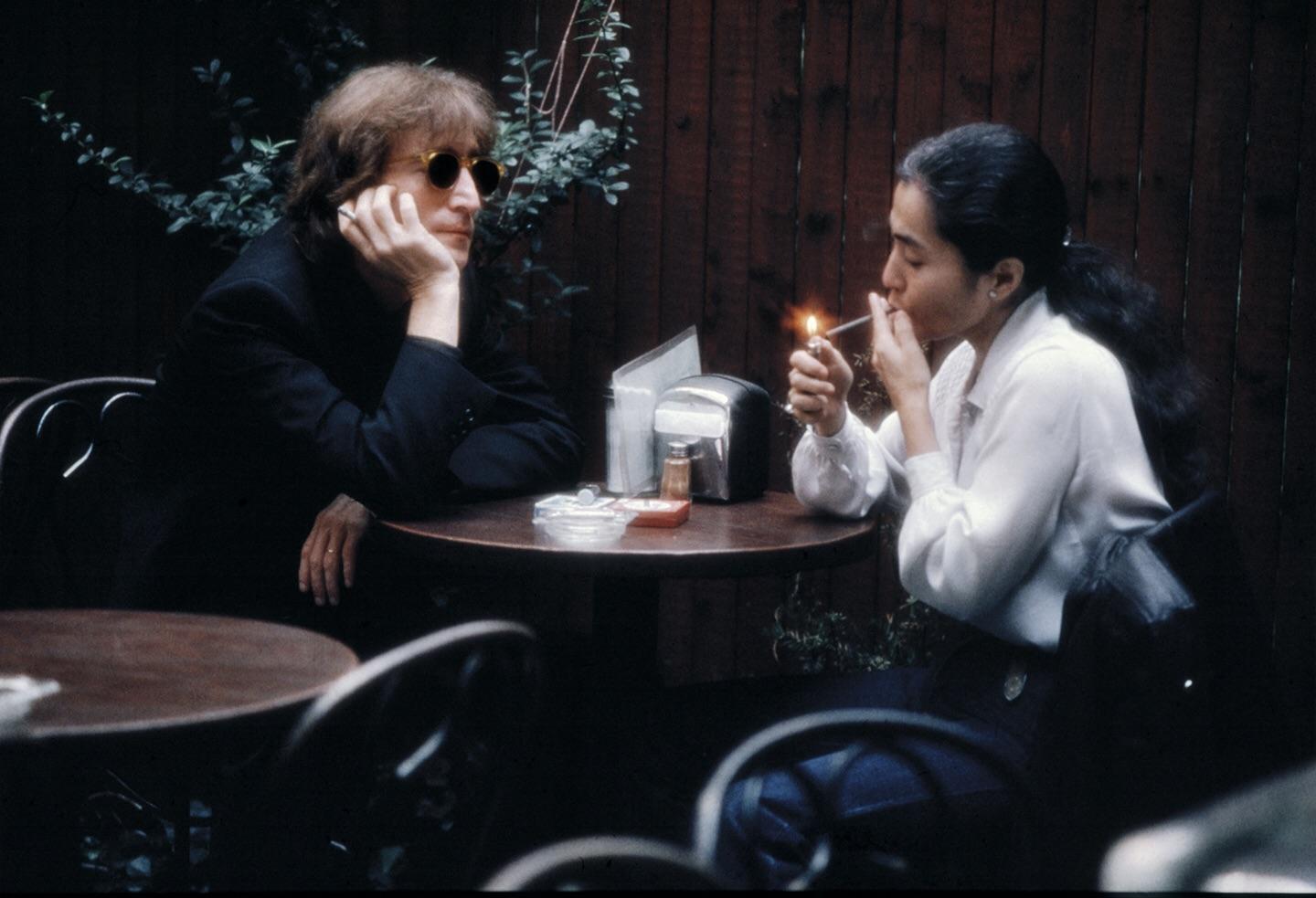 列侬与小野洋子的照片图片
