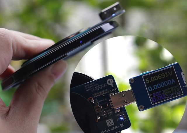 内置面积更大的全铜大线圈制作,产生的感应磁场区域也比较宽阔,手机