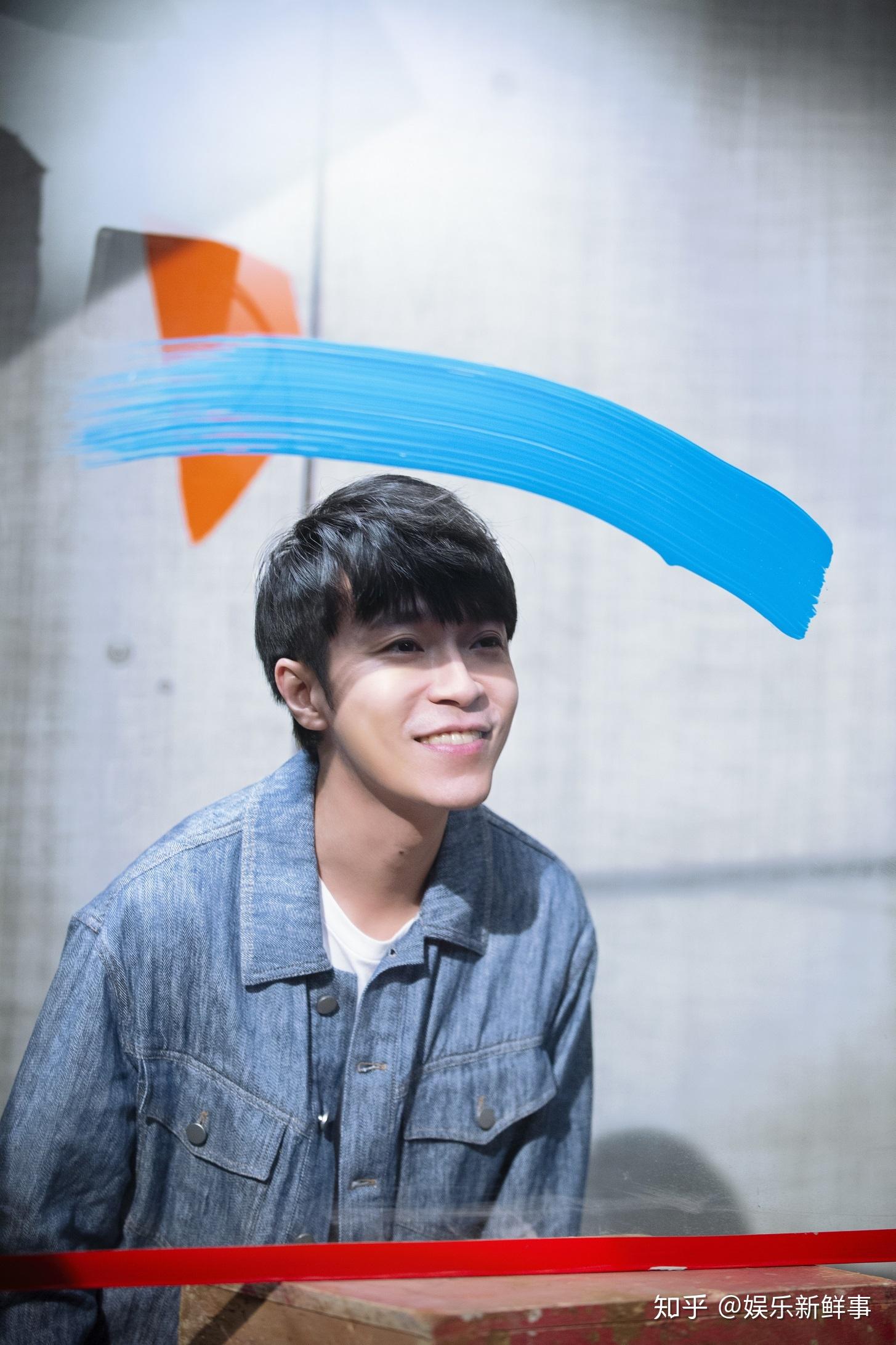 吴青峰《蜂鸟》官方版mv上线 励志感爆表 - 知乎