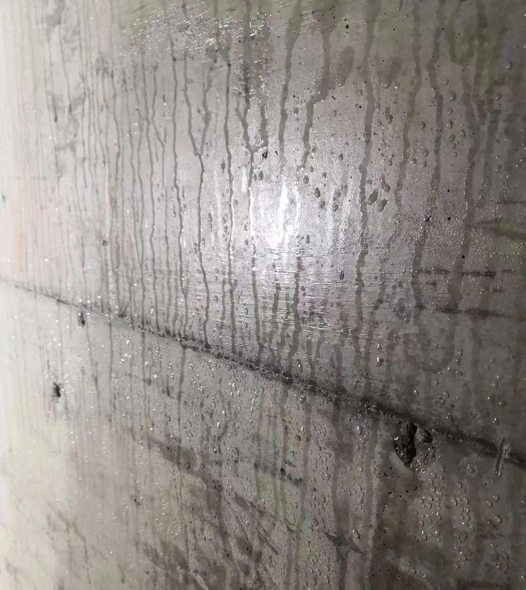 结露要出现一定要满足两个条件——温差和湿度.