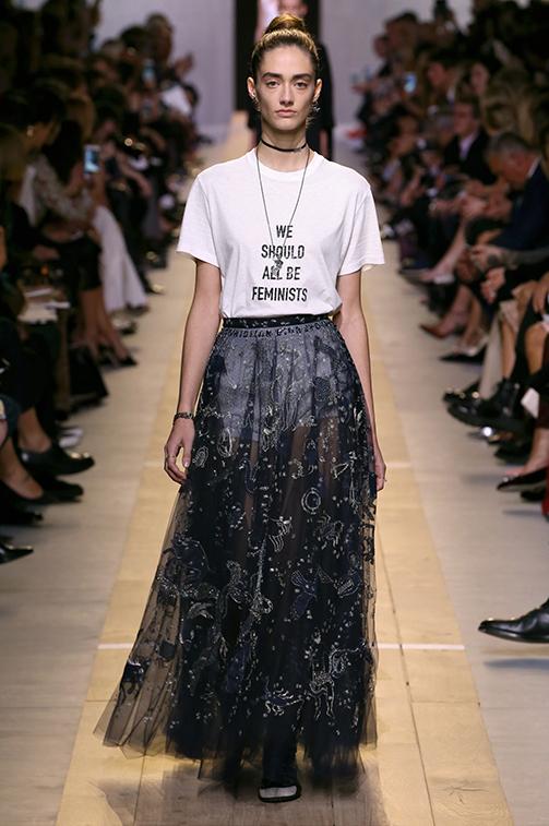 还是针对薄纱裙来说,如果你真的很爱纱质偏软一点