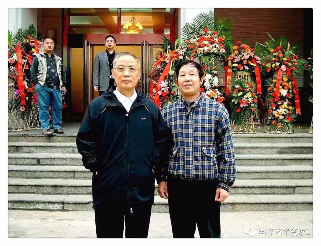 于光领与著名画家史国良先生合影于光领与西部画家久美嘉措先生合影于