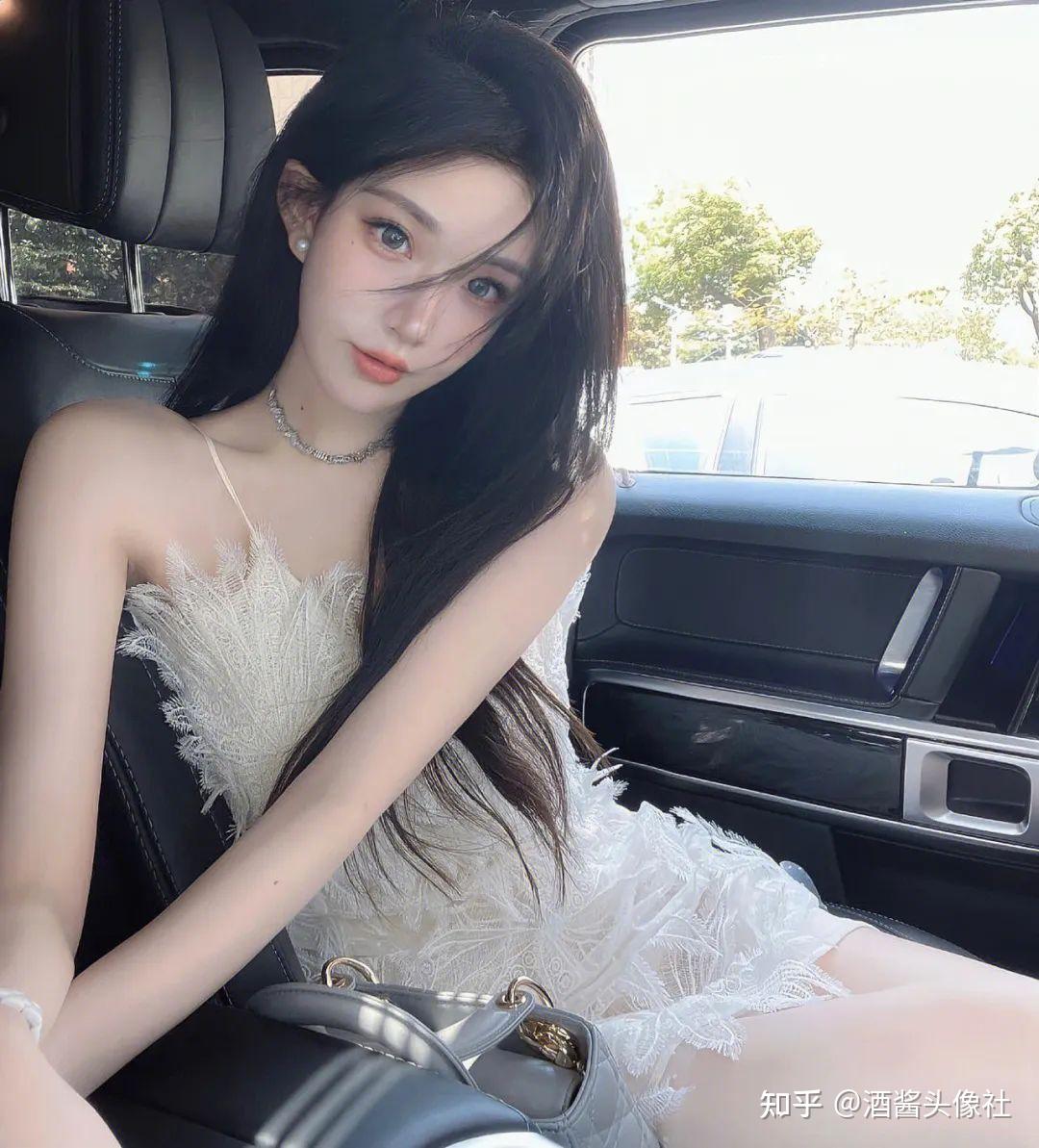 有没有那种又a又欲还高冷的头像