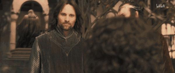 害怕自己走上同样的路,却不自知地成为了魔戒远征队中最可靠的守护者