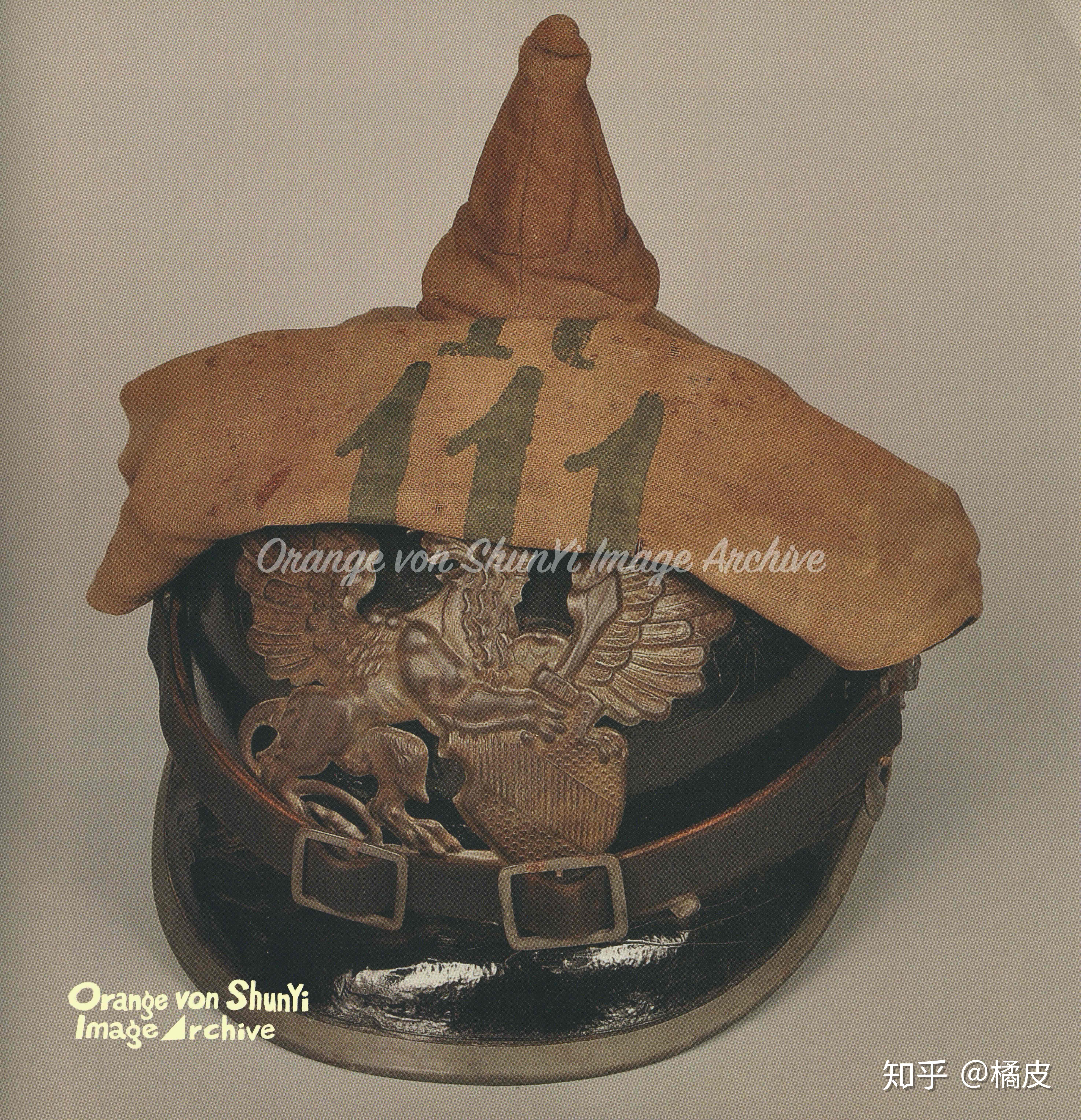 军十字加在拜仁王室纹章的正中心普鲁士后备军士官所使用的尖顶盔