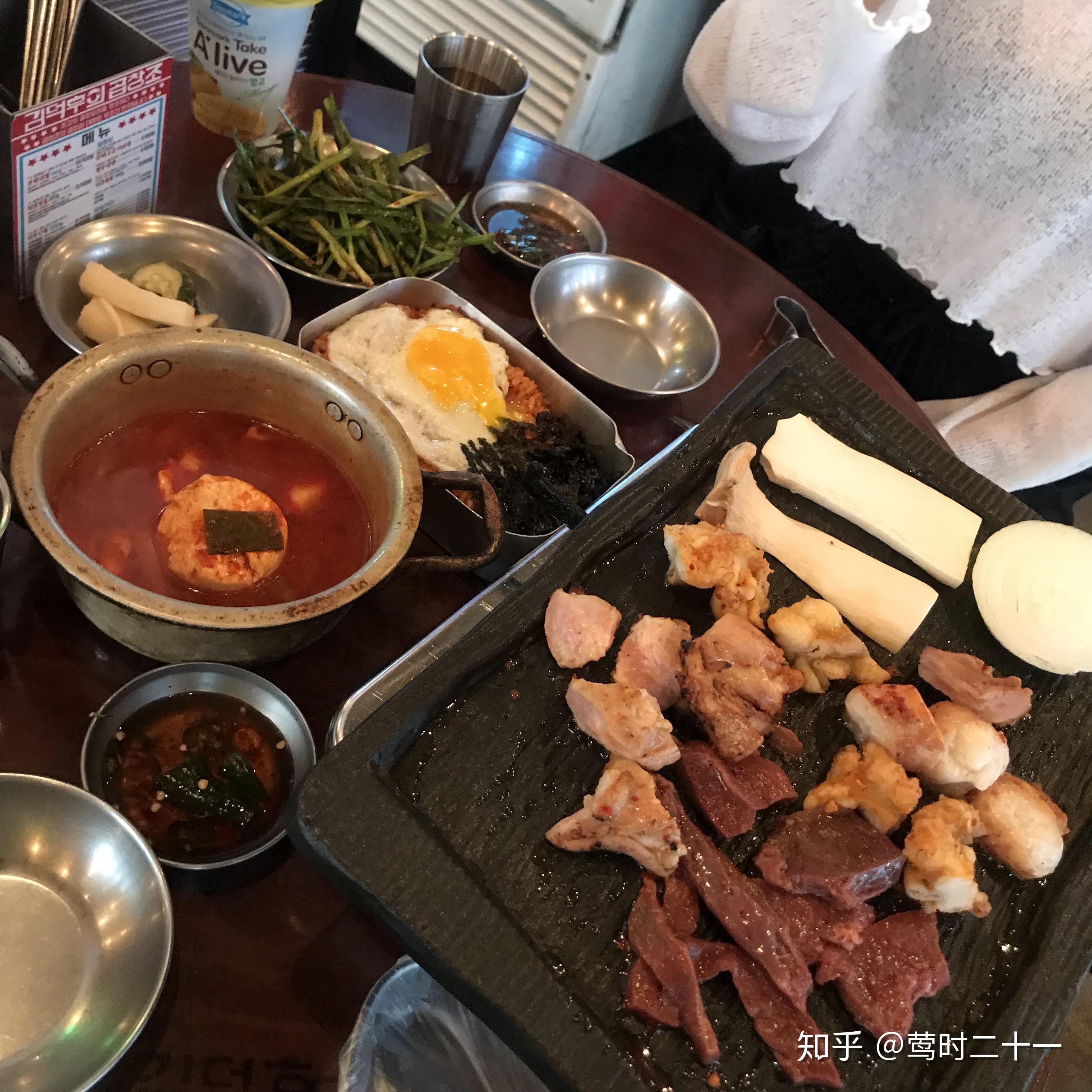 韩国部队锅怎么做_韩国部队锅的做法_李奶奶的厨房_豆果美食