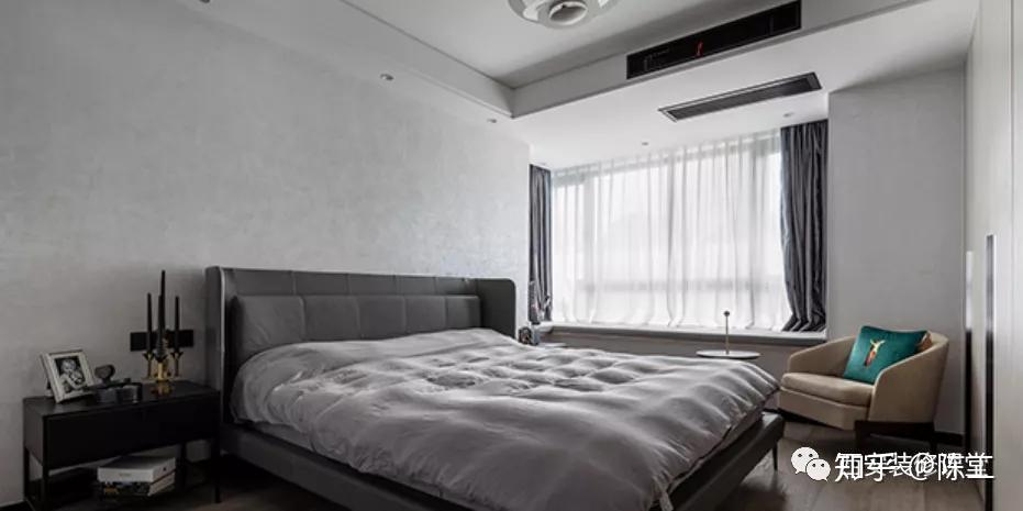 窗户在一边,不居中,窗帘怎么做?