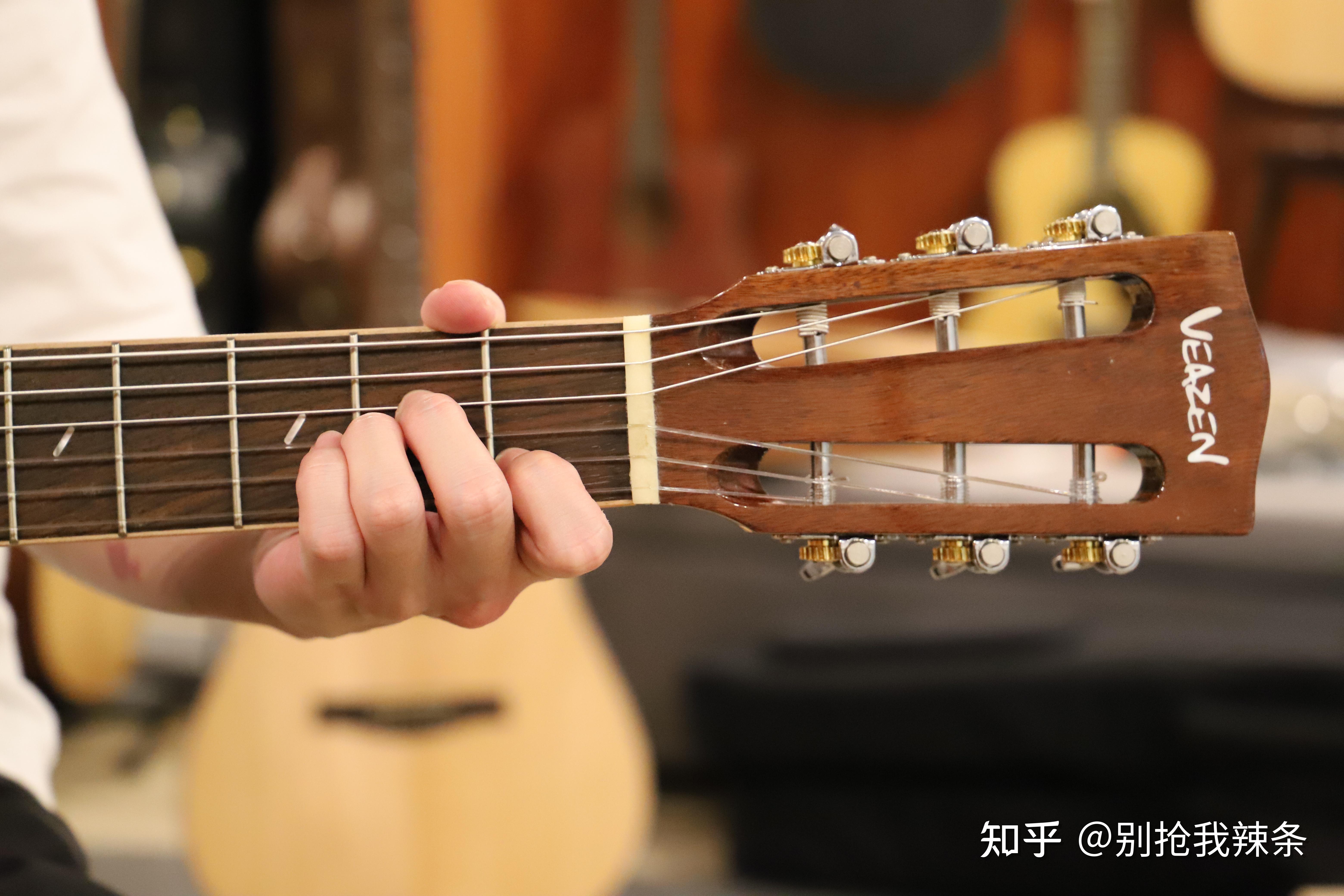 初学者如何挑选古典吉他？推荐几款高品质的入门进阶古典吉他品牌！