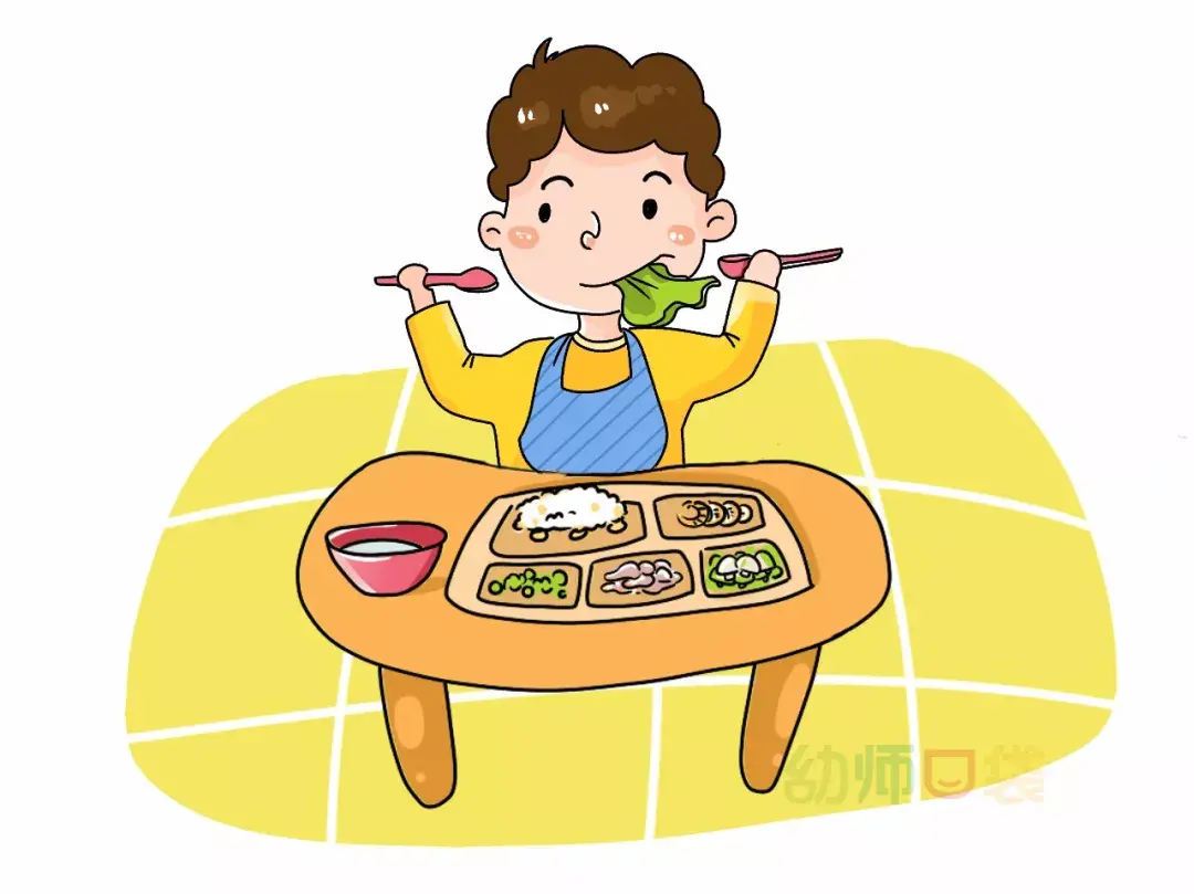 手上还拿着筷子和勺子在玩游戏他却把饭含在嘴里不肯咽下别的孩子在