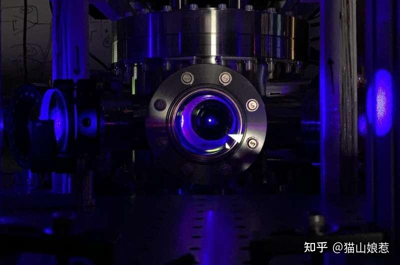最精密的光学晶格原子钟诞生,每3000亿年仅相差1秒。 - 知乎
