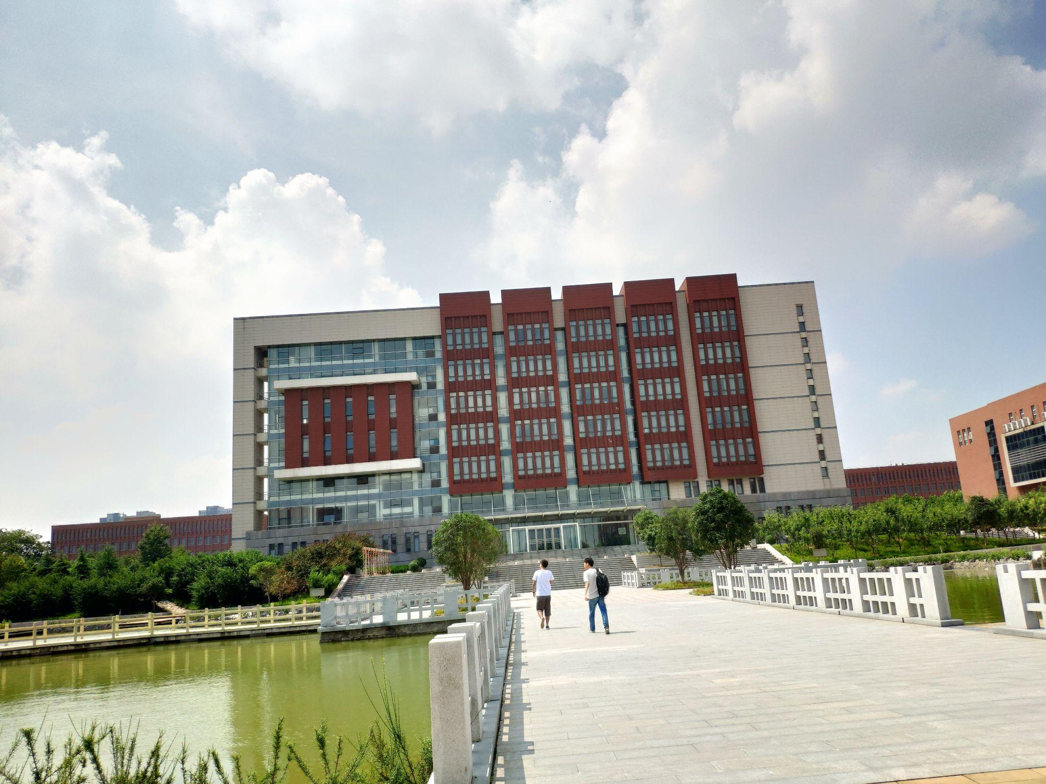 郑州轻工业学院排名_郑州轻工业学院吴刚(2)