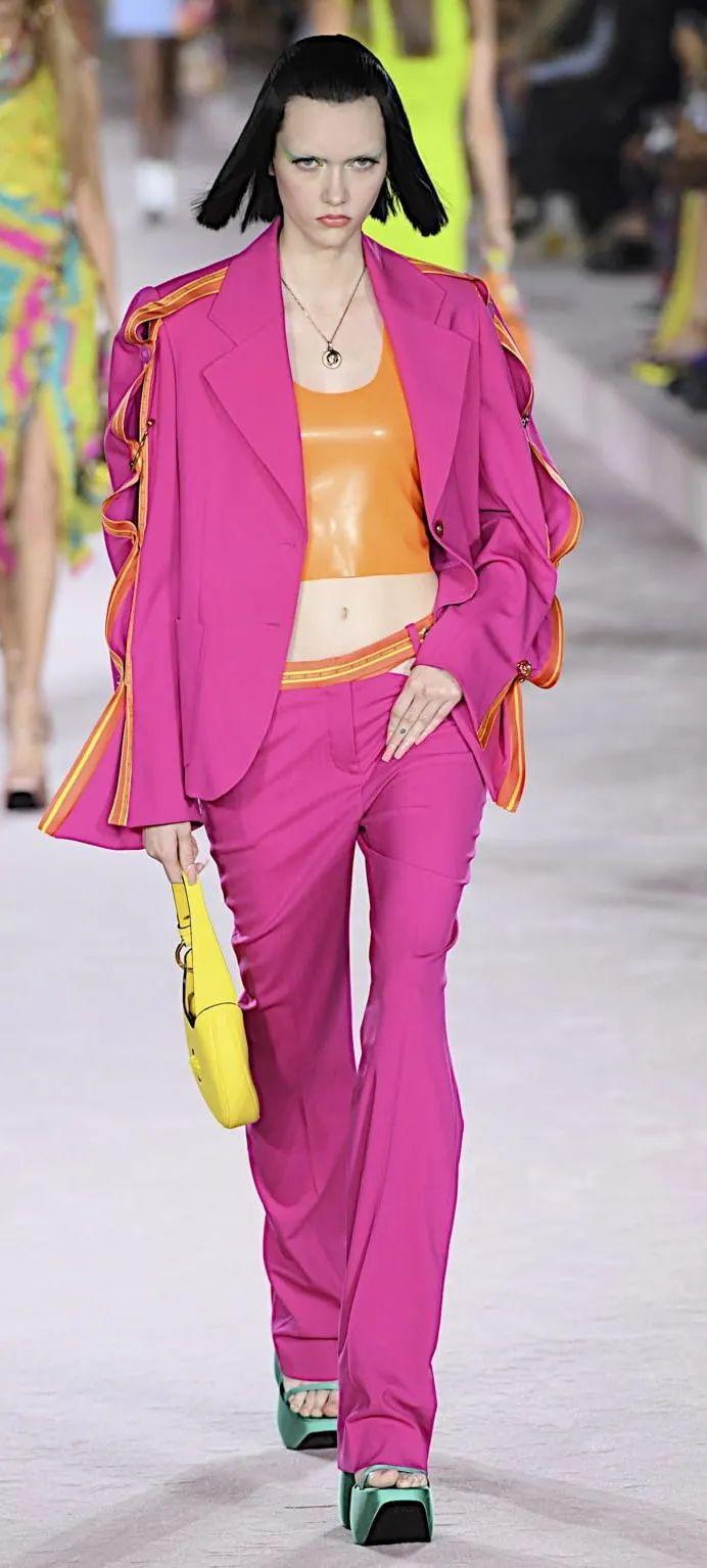 最终没逃脱"粉色真香定律"… - 知乎