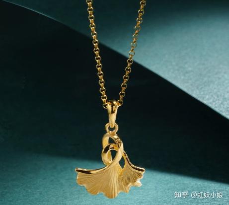 在黄金饰品款式高度同质化的今天,周大福旗下具有设计师700多名,具有