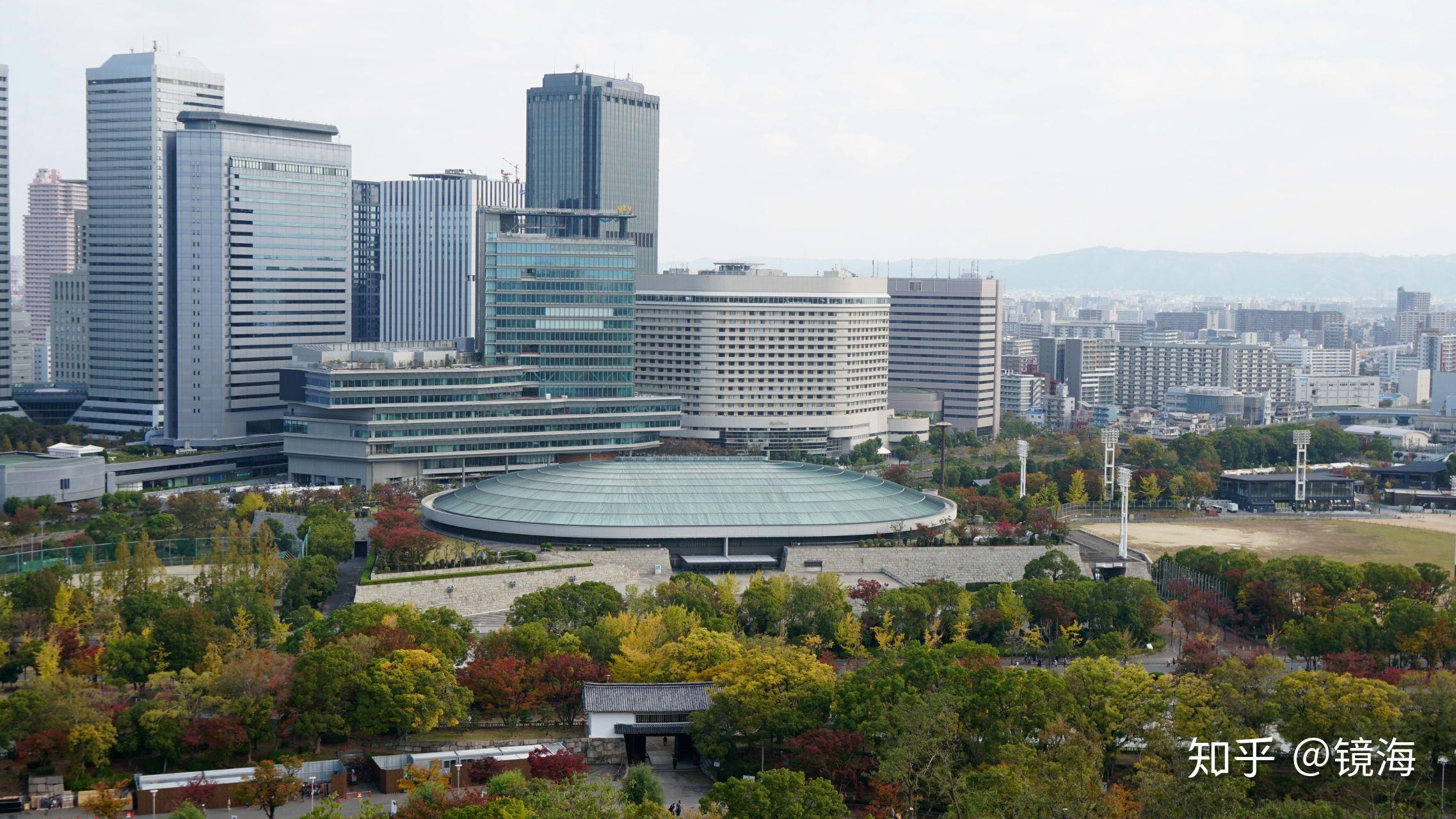 早餐后我们乘jr至森之宫,从南面进入大阪城公园,然