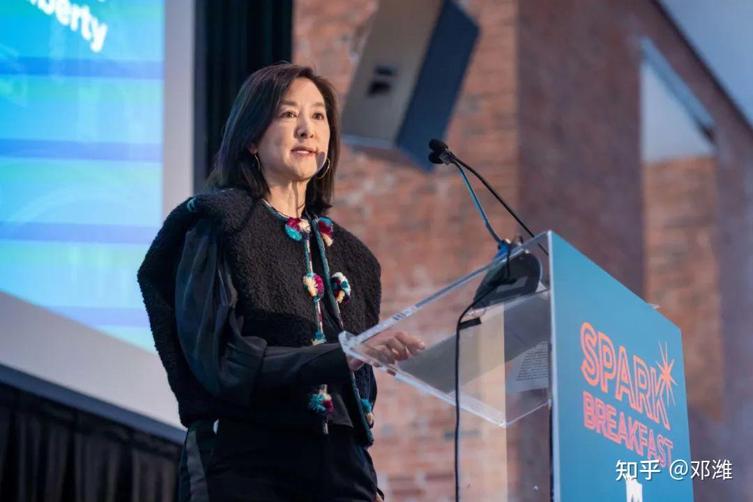 阿里新帅蔡崇信妻子和他势均力敌强强联合的精英夫妻多般配