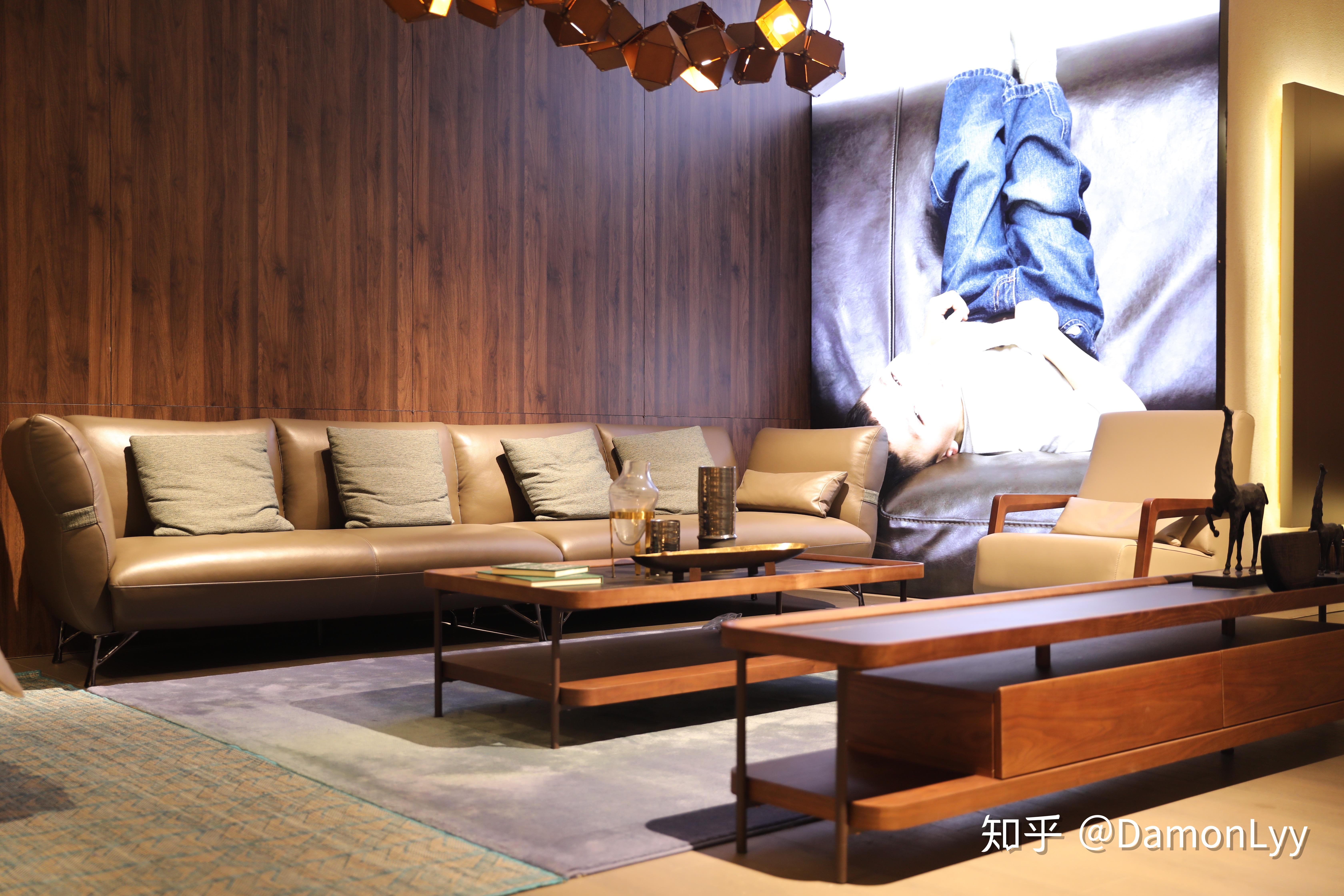 看家具的一天实地考察斯高家具总部展厅