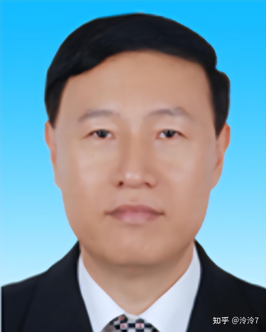 胡大华胡大华,男,现任计署审计署办公厅主任.