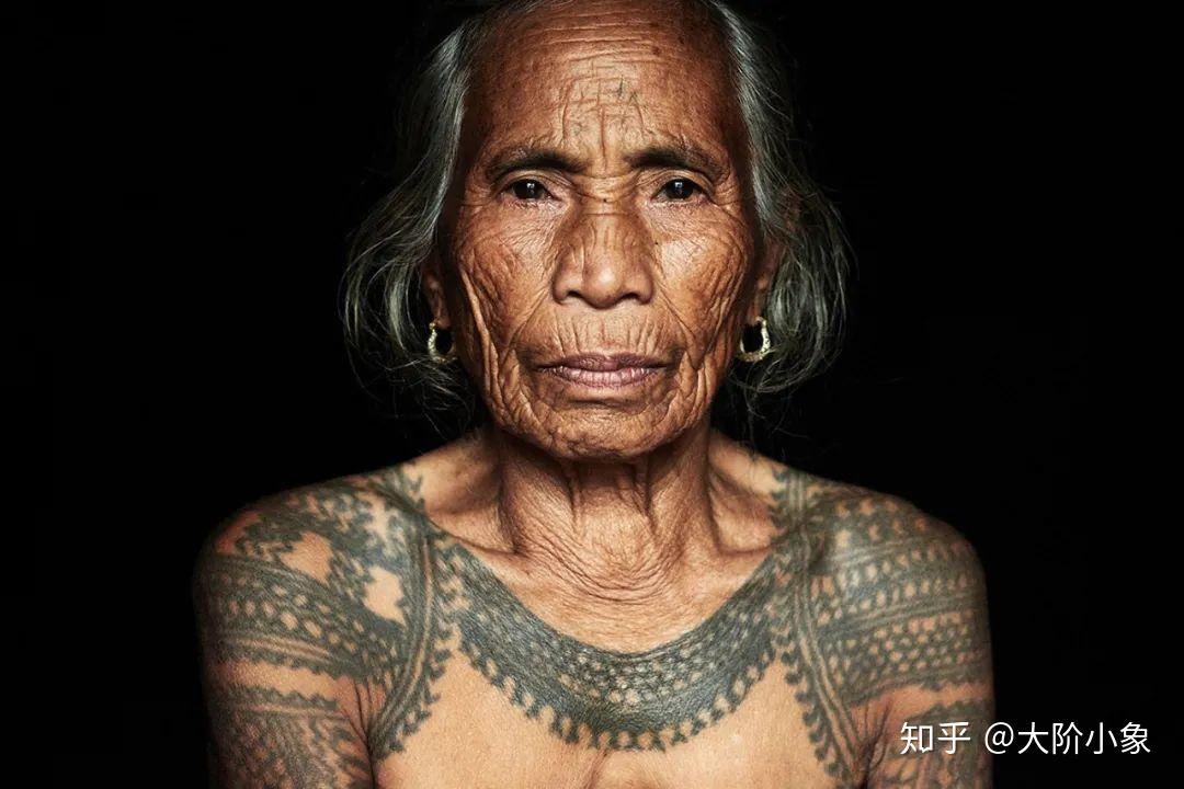 那些古老部落纹身的人
