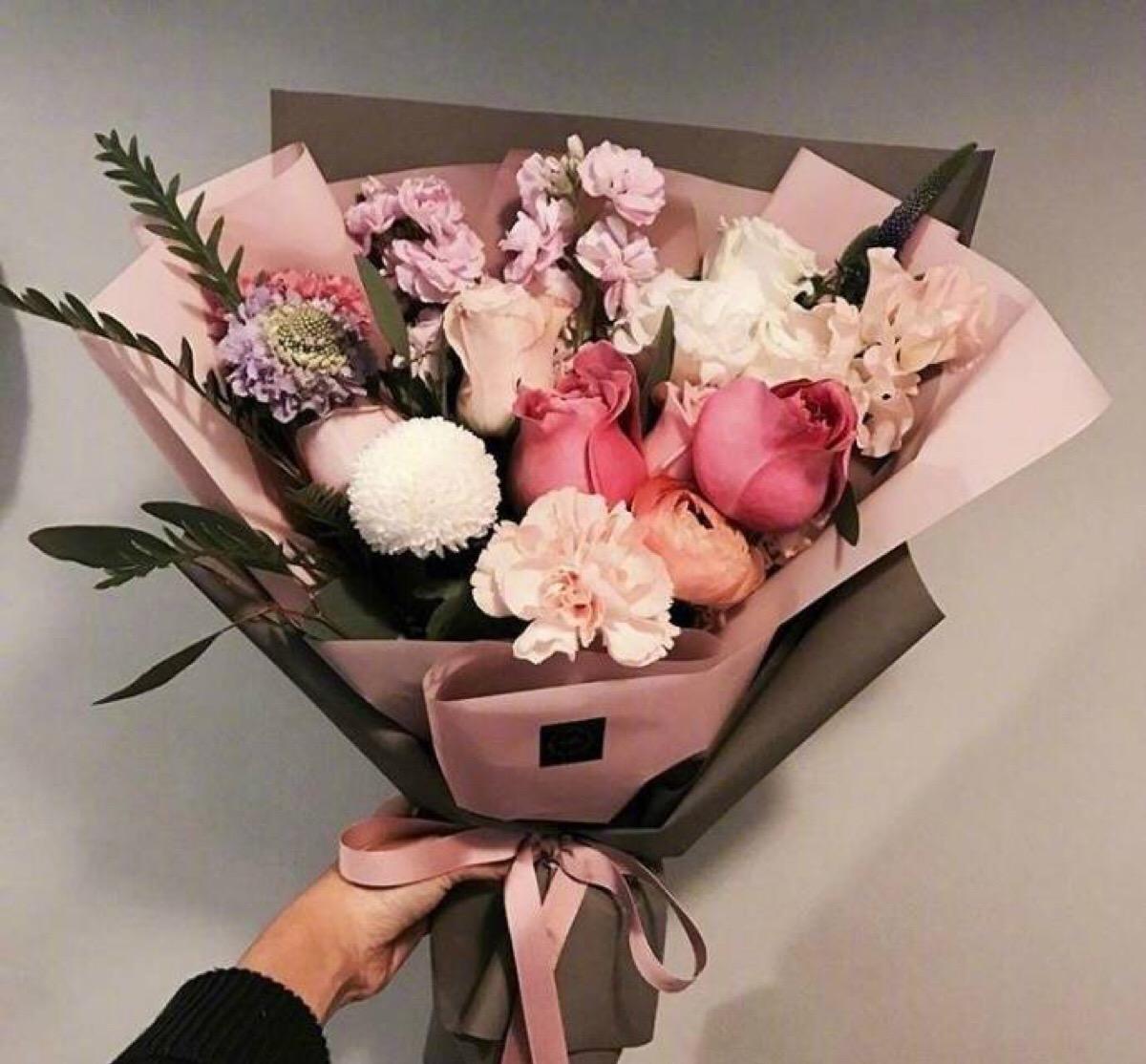 关于花的背景图 一束花的仪式感永远不会过时 知乎