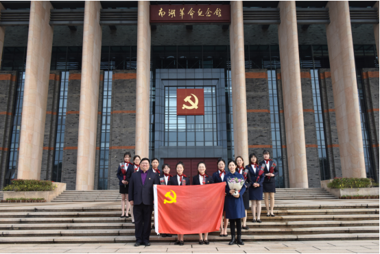 守好“红色根脉”,当好红船“护旗手”