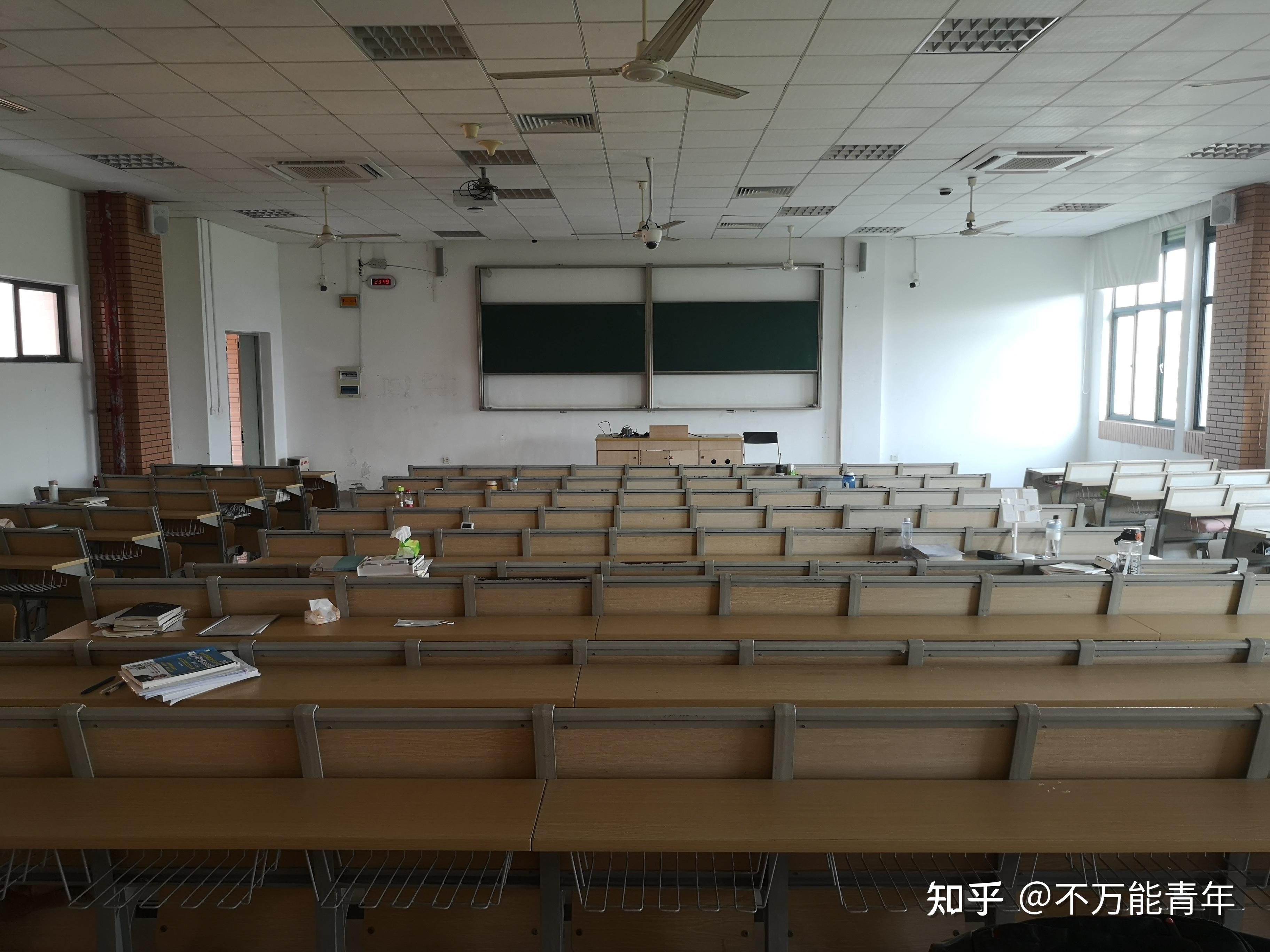 一战三跨厦大新传mjc一直游到海水变蓝