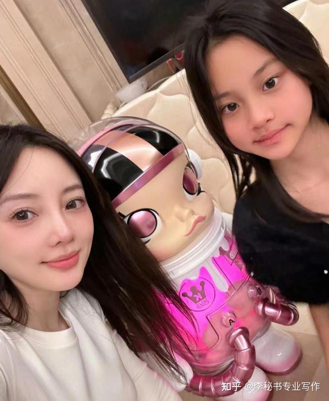 网上有哪些李小璐及其女儿甜馨的恶评?