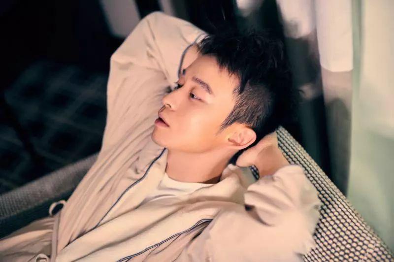 董子健:男人扛起一个家的感觉是很享受的 - 知乎