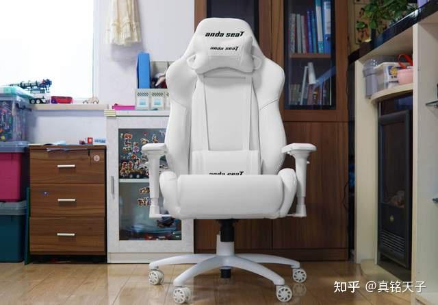 冰封王座体验超千元电竞椅神奇在哪从视觉到触觉都是享受
