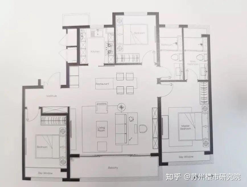 项目洋房户型共有3种,分别是124㎡,143㎡和194㎡,总价527万起步,土豪