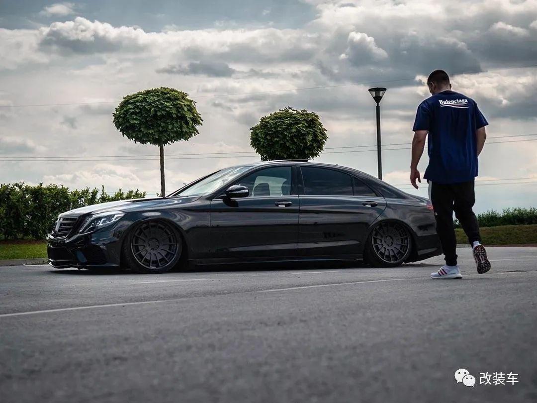 真正的德系vip大佬座驾奔驰s500l气动姿态改装案例