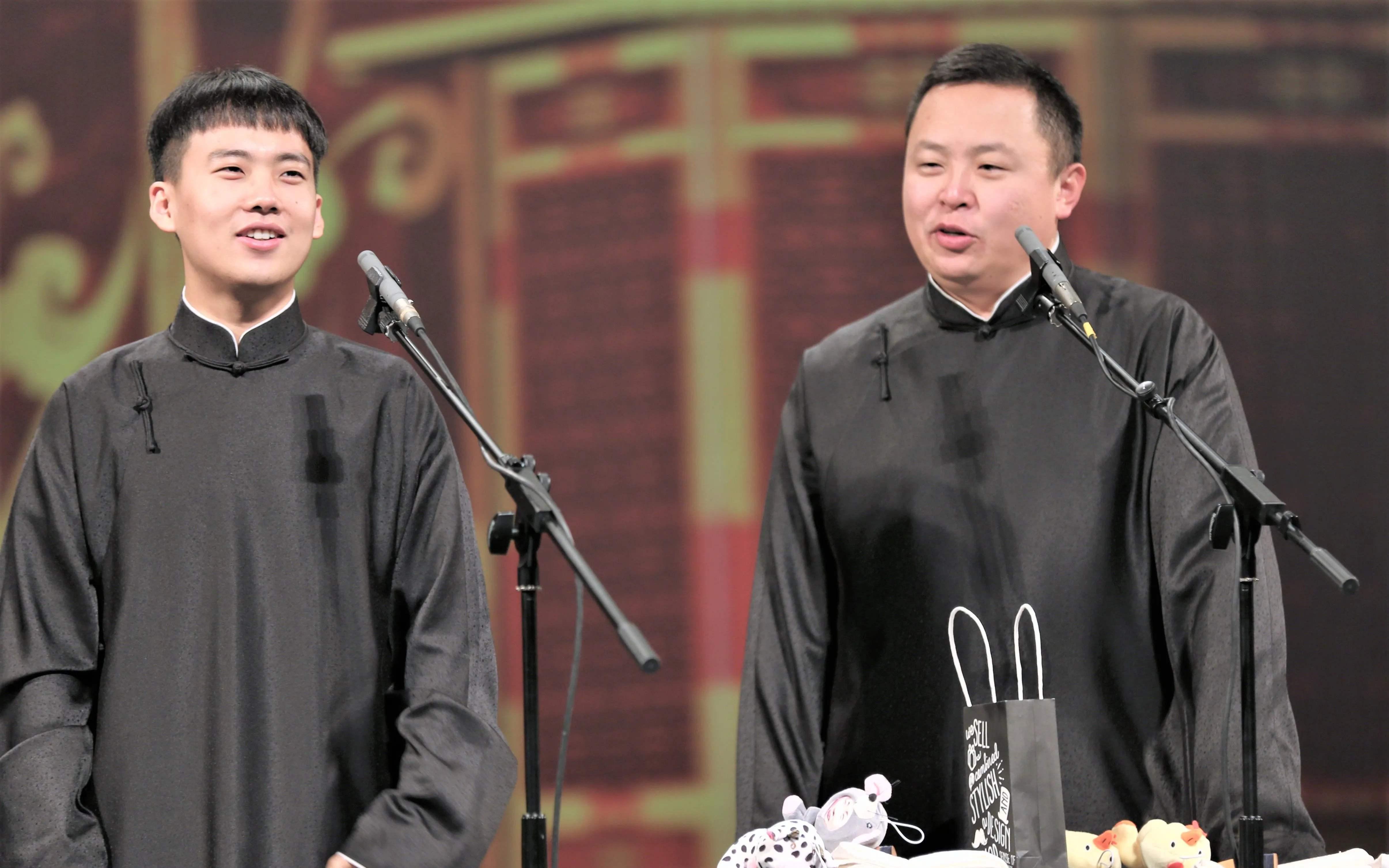 郭麒麟唱京剧合集,台上一曲无字碑,把台下郭德纲紧张的够呛