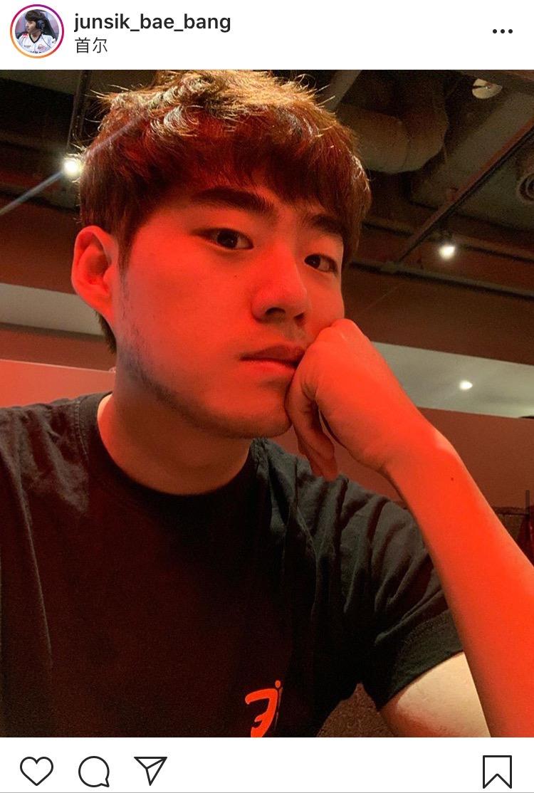 每日lol圈网友爆料小虎暂未续约小龙堡或将去rng