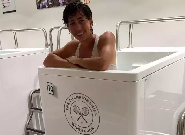 是的,英国人喜欢裸奔,而温网主办地便是裸奔之王罗伯兹的故乡.