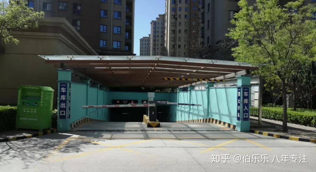 说实话其实盛世华府的地下车库造价成本并不高,就看开发商,物业用心不