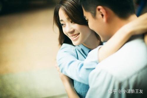 男孩子若是真心爱你那在你们吵架后他多半会主动做这些事情