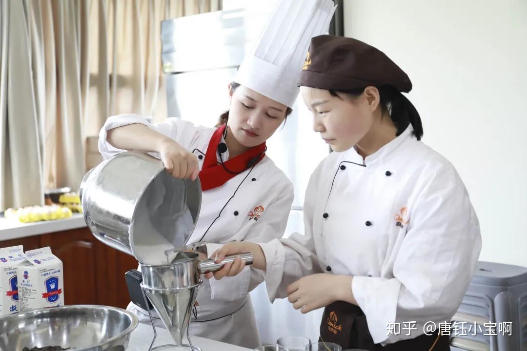 吃货集合超燃甜品动漫强烈安利梦色糕点师看完让人忍不住想学甜点