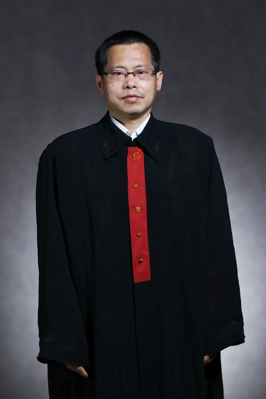 以案说法夫妻离婚分割330万房产为何男方仅得28万