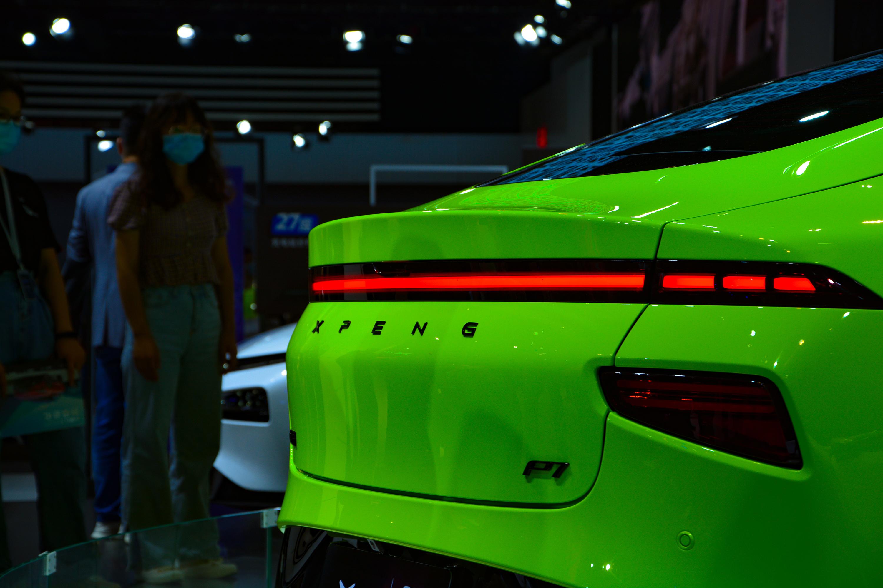 小鹏p7鹏翼版上市,自带剪刀门,36.69万元起售,竞争特斯拉