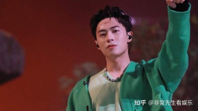 《披哥2》17人成团，4人惹争议，“不配”成关键词，吴卓羲是例外 - 知乎
