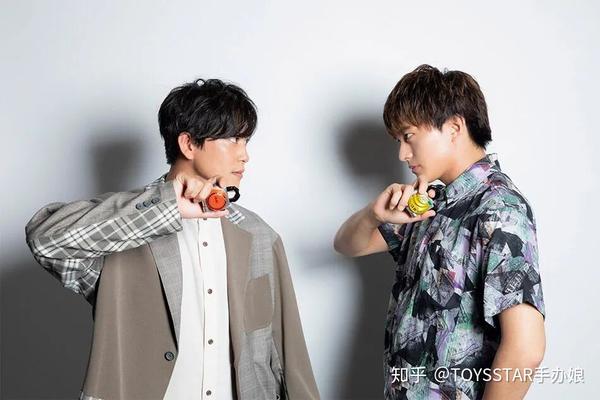 假面骑士铠武 Csm宣传纪念 主演佐野岳 小林豊为其打call 佐野岳亲自演铠武 柏然网