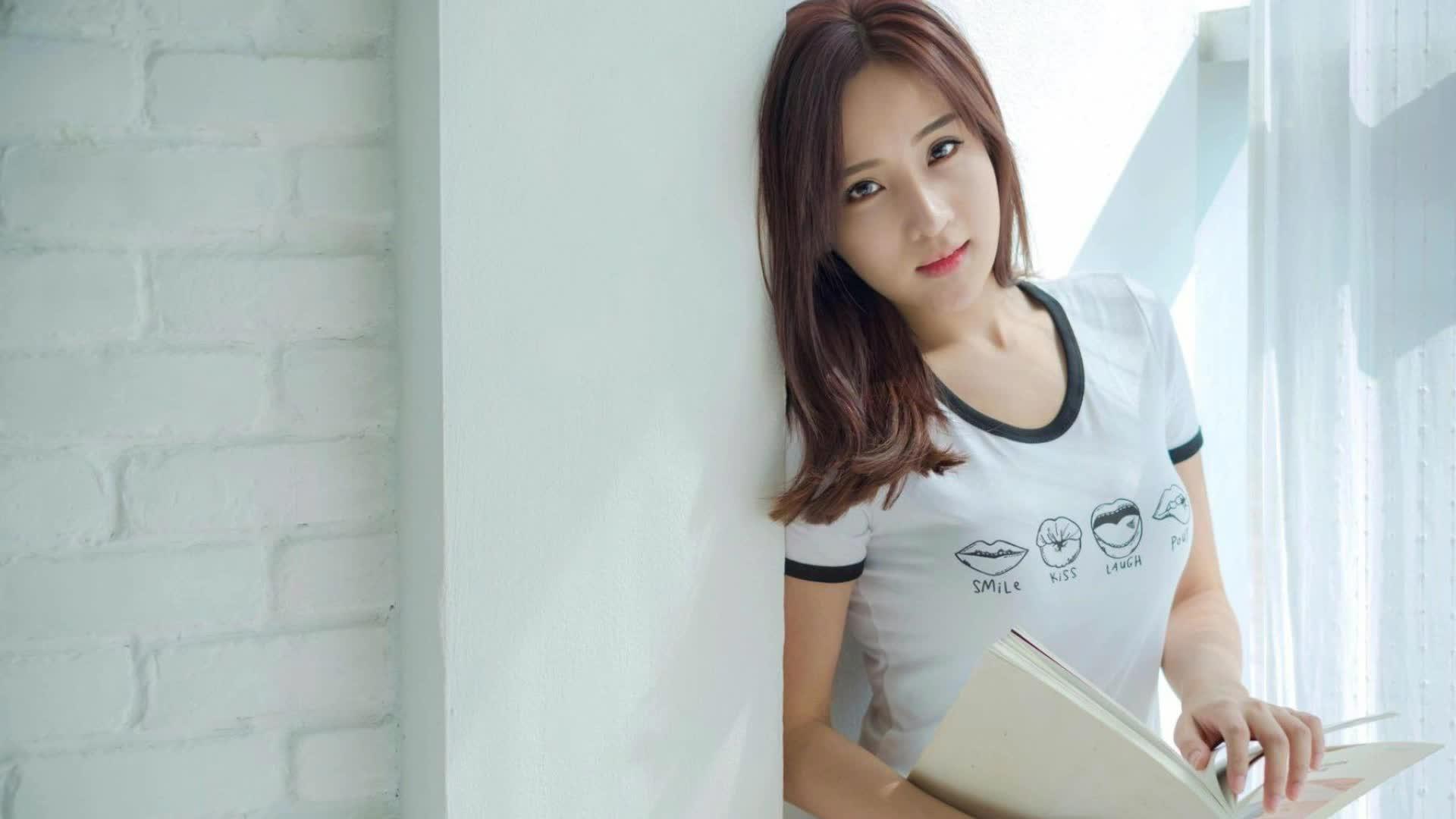 美女人像摄影作品第14集:青春靓丽美女照片欣赏,小巧迷人