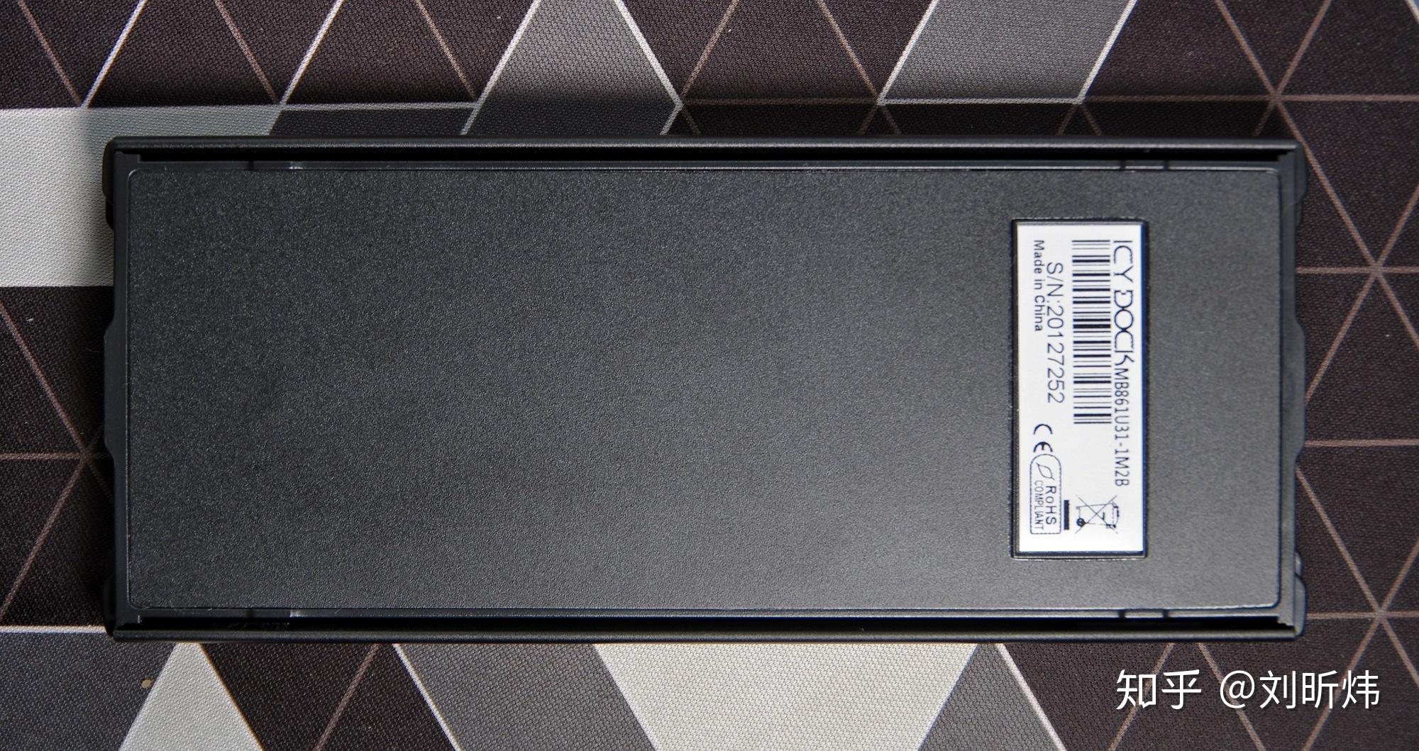 22110-icy-dock-m-2-nvme