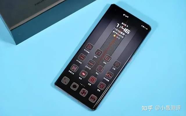 作为曾经的高端旗舰机型,华为mate40 rs保时捷版,它拥有一块6.