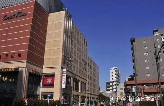 东京最有名的富人区高端人士集体居住女孩颜值比拼各大明星