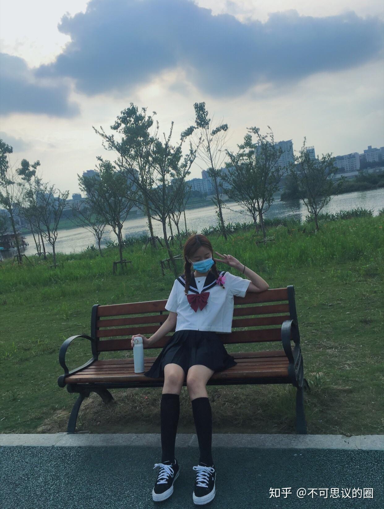 请问jk制服 水手服可以配匡威么? - 知乎