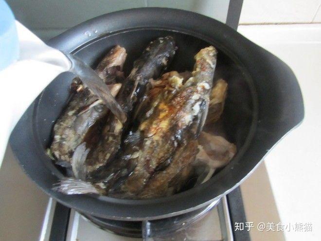 鱼多久能炖入味 v2-1fb005f20cd876c001f1ec9ae0568d59_r.jpg