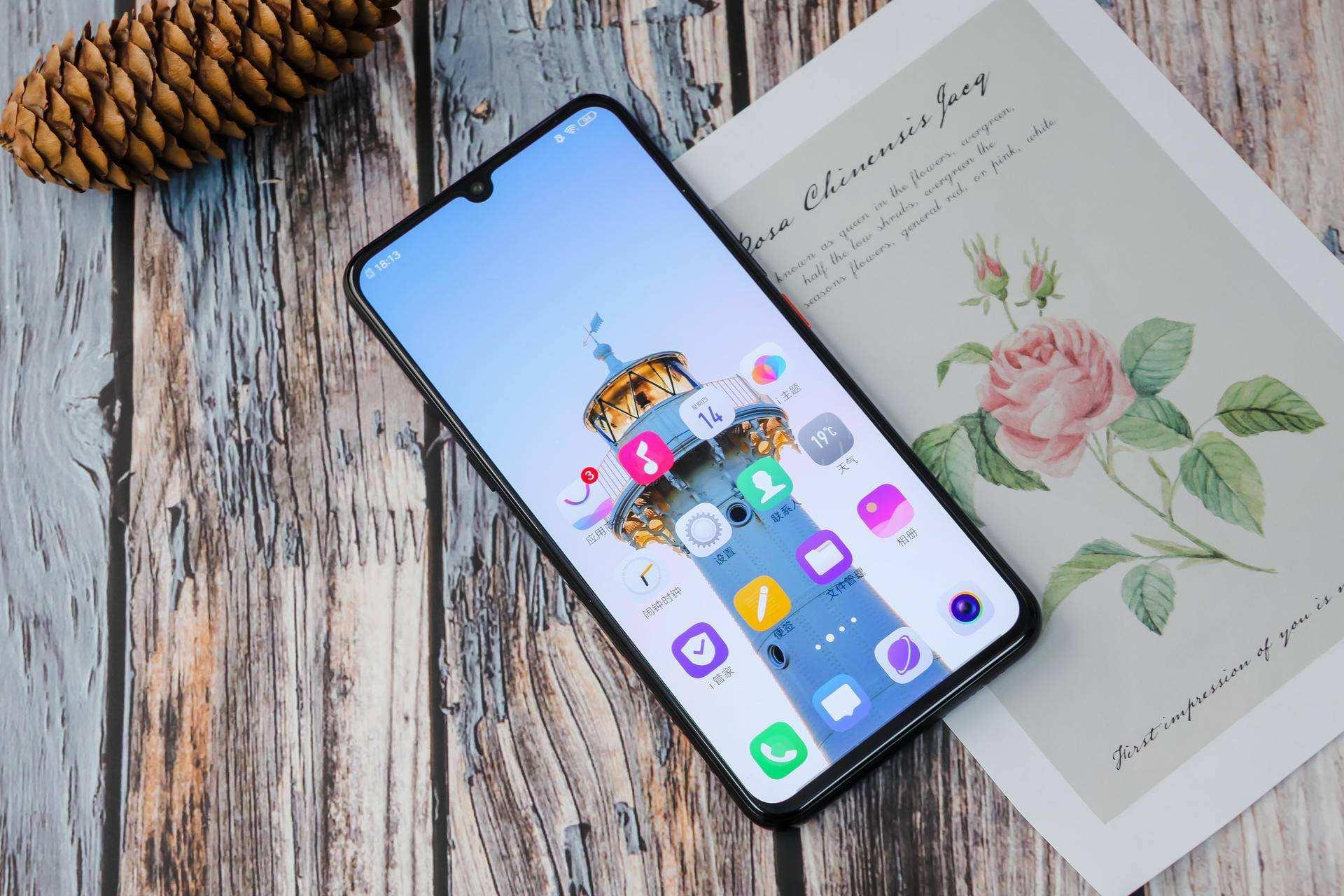 手机推荐2000左右 v2-1fe2d3689b93712bb3f9b4622c85cb89_r.jpg