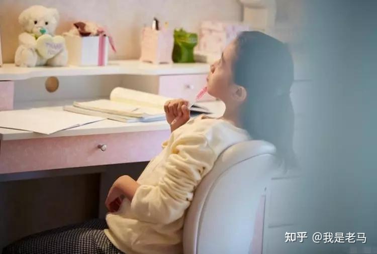 孩子每天写作业到凌晨,家长崩溃:作业都带回家写,在学校干啥了 - 知乎