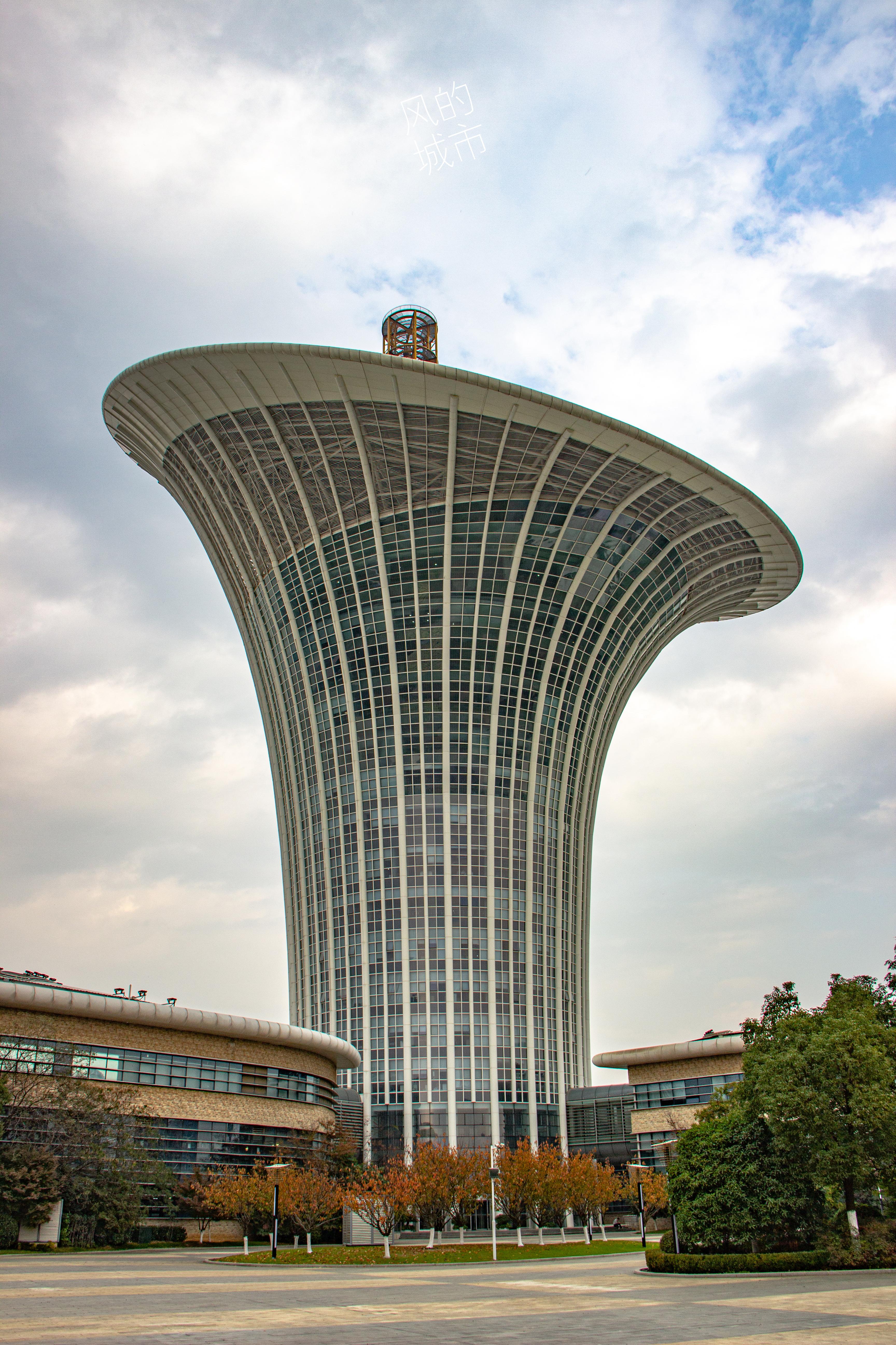 等待腾飞的光谷东