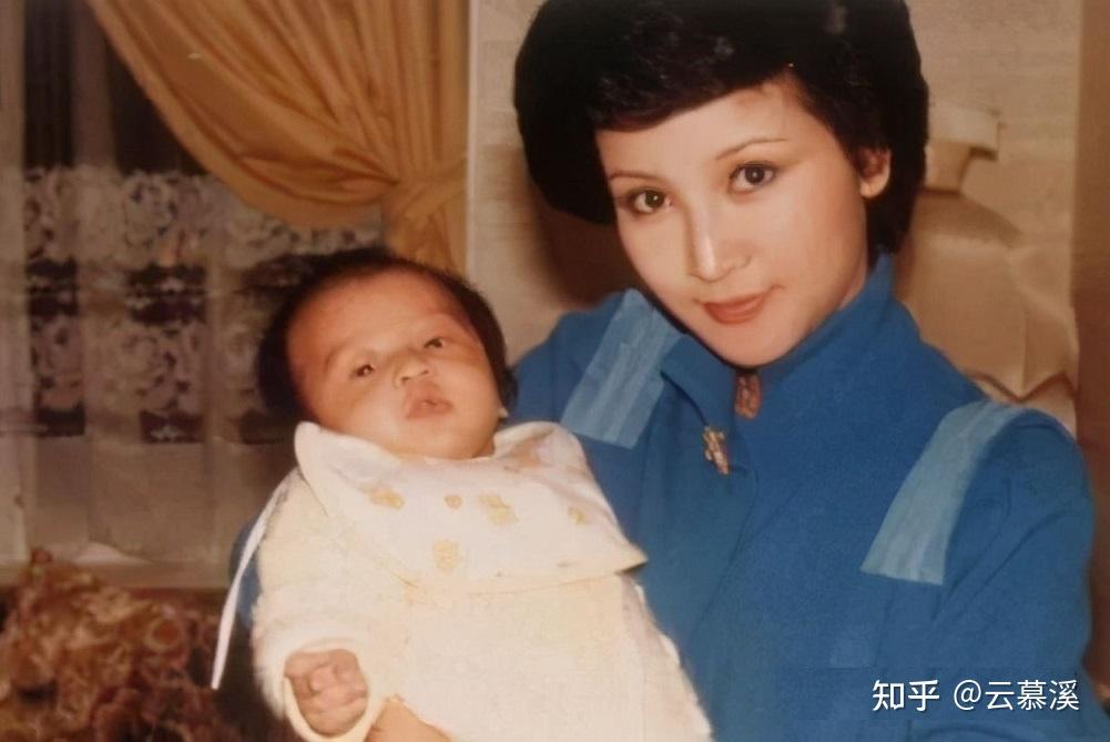 古天乐有过一段地下情,不过后来的正牌男友是知名广告片导演叶崇仁